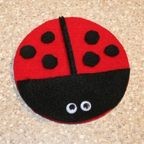 игрушка божья коровка из CD диска фото